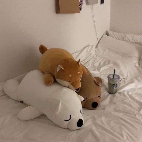 #Japan #japanese #japanesegirl #southkorea #seoul #plush #plushies #plushies #softtoy #aesthetic #aesthetictumblr Plush Aesthetic, Dekorasi Kamar Tidur, Cream Aesthetic, Kawaii Plushies, Aesthetic Blue, Korean Aesthetic, Beige Aesthetic, Brown Aesthetic, Cute Plush