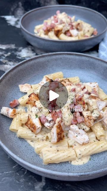 Pasta Alfredo Con Pollo, Bacon Alfredo, Chicken Bacon Alfredo, Pasta Seasoning, Dried Pasta, Peri Chicken, Garlic Puree, Italian Herbs, Dried Parsley