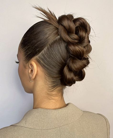 High Bun With Crown Wedding, Fighter Hairstyles, Slick Back Bun Natural Hair, Avant Garde Hairstyles, Editorial Hairstyles, Creative Updos, Artistic Hairstyles, Haute Couture Hair, High Updos