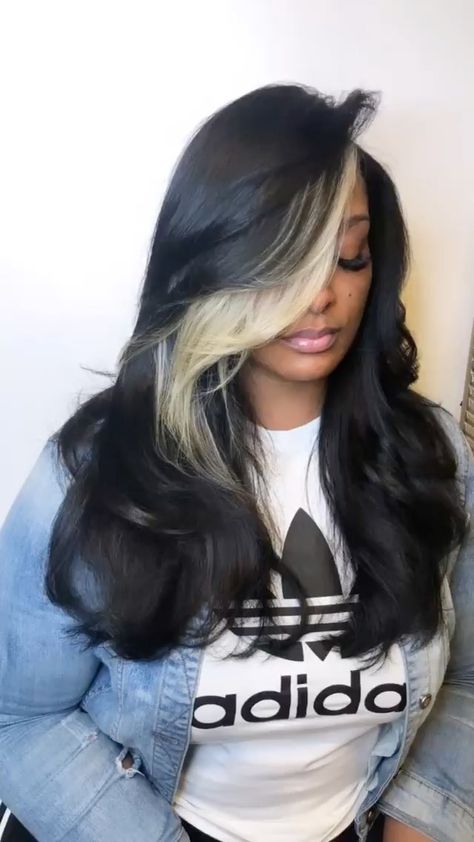 Black Bob White Streak, Quick Weave With Blonde Streaks, Blonde Front Black Back Hair, Skunk Stripe With Highlights, Black Weave With Blonde Highlights, Jet Black With Highlights, Blonde Peek A Boo Hair, Faux Highlights Black Hair, Blonde Streaks In Black Hair