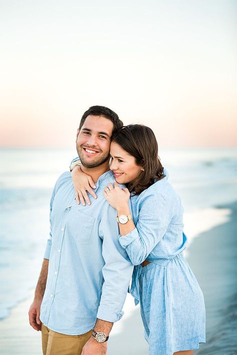 sunset beach engagement session in jacksonville fl. Posing ideas for couples #couplegoalsrelationships Proposal At The Beach, Posing Ideas For Couples, Holiday Photos Outfits, Couples Beach Photography, Couple Beach Pictures, Photos Bff, Photo Summer, Beachwear Collection, Family Shoot