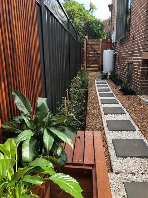 39 Metal Fence Ideas With Pros And Cons - Shelterness Metal Fence Ideas, Corrugated Metal Fence, Metal Fences, Long Planter, Metal Garden Gates, Modern Outdoor Spaces, Black Fence, Boho Space, Home Design Diy