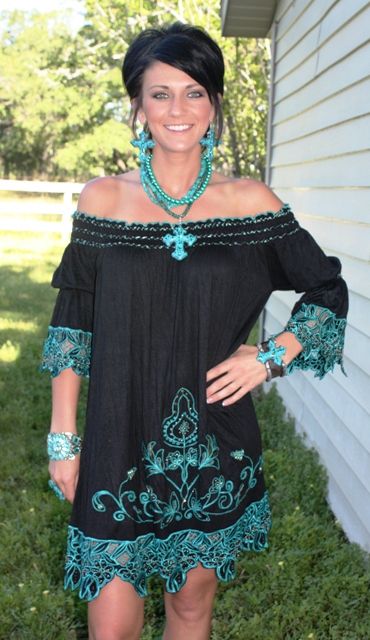 Black Peasant Dress, Country Western Dresses, Turquoise Embroidery, Turquoise Boots, Western Dresses For Girl, Turquoise Design, Concert Attire, Western Dresses For Women, Estilo Country