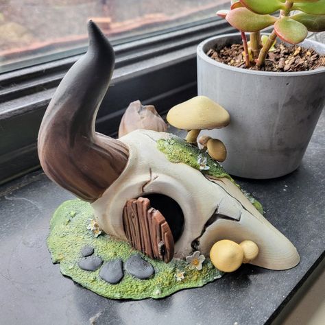 Genshin Impact Clay Art, Clay Diorama Ideas, Cute Diorama, Air Dry Clay Skull, Witch Room Art, Sculpting Clay Ideas, Weird Clay Art, Witchy Clay Crafts, Ceramic Diorama