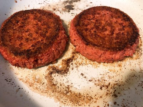 The best way to cook the Beyond Meat burger - CNET Beyond Burger Ideas, Beyond Burger Recipe Ideas, Beyond Beef Burger Recipes, Beyond Burger Recipe, How To Make Burgers On The Stove, Best Meat To Grind For Burgers, Pan Fried Burgers Ground Beef, Cook Burgers Without A Grill, Vegan Impossible Burger Recipe