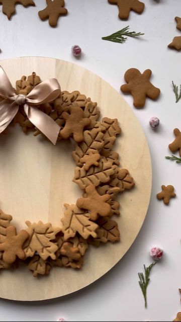 Emma Galloway on Instagram: "Day Six: Gingerbread Wreath Recipe coming soon! #homebaker #gingerbreadwreath #winterbaking #christmastime #holidayseason #bakewithme" Gingerbread Wreath, Winter Baking, Autumn Crafts, Coming Soon, Christmas Time, Gingerbread, Holiday Season, Christmas