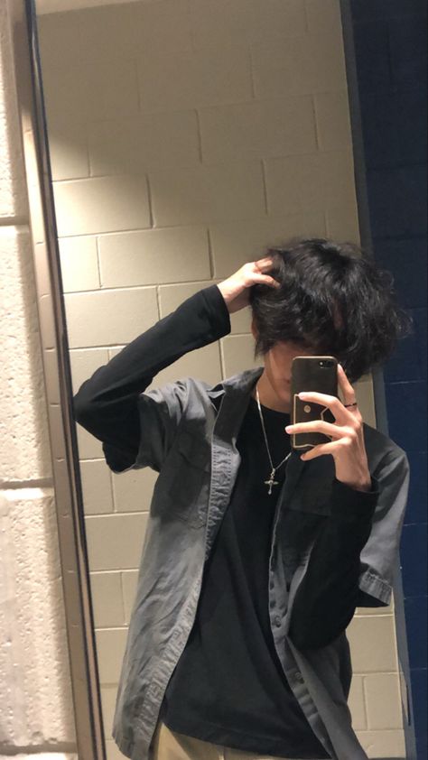 Emo Boy Aesthetic Outfits, Alternative Fashion Boy, Emo Boy Outfits Aesthetic, Dark Grunge Male Outfit, E Boy Aesthetic Outfit, Grunge Clothing Aesthetic Guy, Grunge Eboy Aesthetic, Emo Aesthetic Outfit Boy, Guys Streetwear Outfits