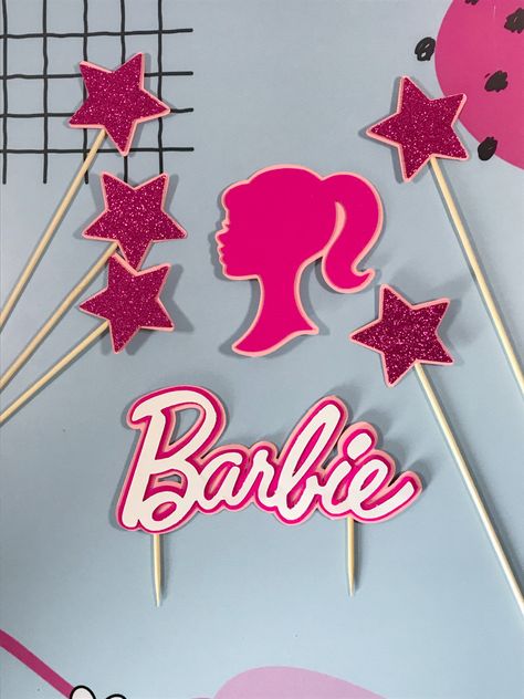 Diy Barbie Cake Topper, Barbie Cake Topper, Topper Barbie, Barbie Birthday Invitations, Barbie Party Decorations, Barbie Theme Party, Hello Kitty Printables, Barbie Food, Barbie Birthday Party