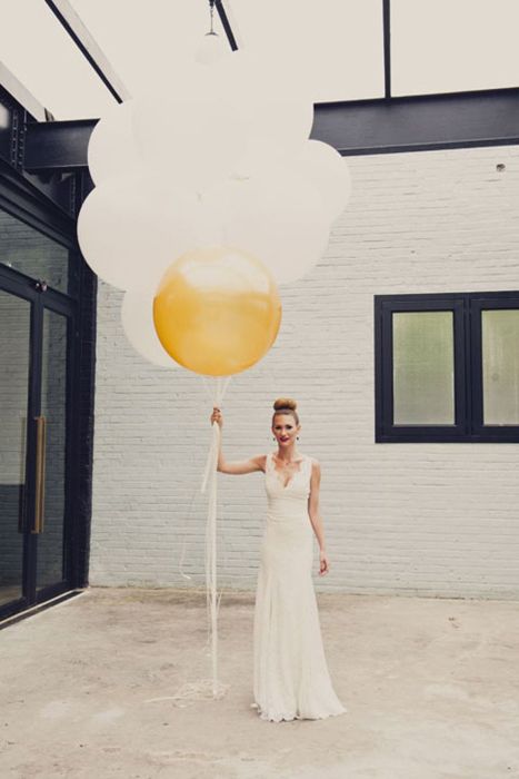 Add a touch of wow factor with these Geronimo Balloons #weddingdecor Wedding Ballons, Huge Balloons, New York Bride, Balloon Tassel, Inspired Photoshoot, Balloon Wedding, Beautiful Balloons, Indie Wedding, Kate Spade Inspired