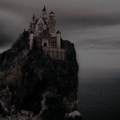 Dark Royalty Aesthetic, Royalcore Aesthetic, Vampire Castle, Medieval Aesthetic, Dark Castle, Castle Aesthetic, Royalty Aesthetic, Royal Aesthetic, Angel Aesthetic