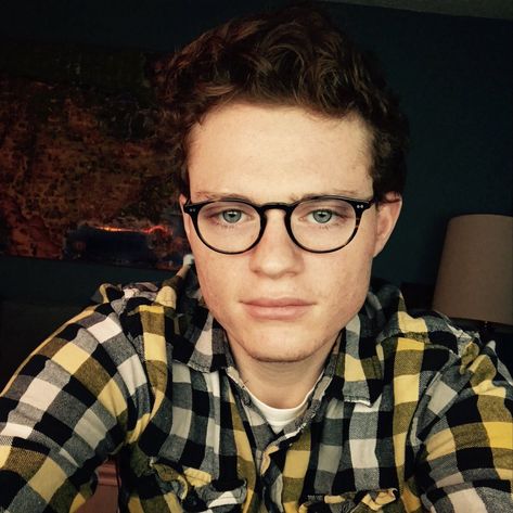 Emmett Switched At Birth, Sean Berdy, Switched At Birth, Boca Raton Florida, Short Brown Hair, Abc Family, Teen Choice Awards, Netflix Streaming, Perfect Couple