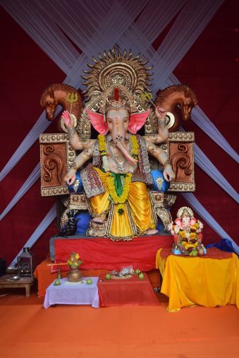 Ganesh Mandapam Cloth Decoration, Ganesh Mandapam Decoration, Mandapam Decoration, Mandap Decoration, Ganesh Chaturthi Decoration, Simple Stage Decorations, Ganpati Bappa Photo, Mt 15