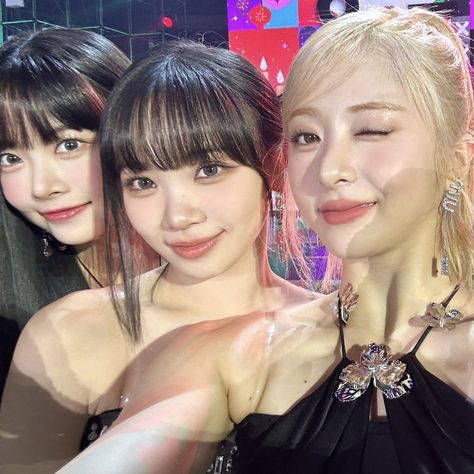 Chaewon And Yunjin Le Sserafim, Eunchae Chaewon Yunjin, Yunjin Chaewon Eunchae, Chaewon And Yunjin, Yunjin Kim, Le Sserafim Eunchae, Yunjin Icon, Charli D'amelio Rare, Bts Fans