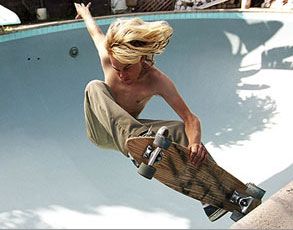 lords of dogtown Tony Alva, Stacy Peralta, Lords Of Dogtown, Jay Adams, Skateboard Photos, Skateboard Pictures, Old School Skateboards, Skate Photos, Skate And Destroy