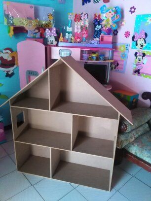 Barbie Diy House Cardboard Boxes, Cardboard Box Houses Mini, Diy Barbie House Cardboard Boxes, Cardboard Box Barbie House, Cardboard Doll House Diy, Doll House With Cardboard, Diy Barbie House Cardboard, Cardboard Barbie House, Doll House Cardboard