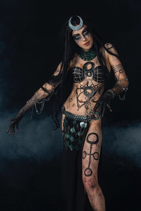 Enchantress Halloween Costume, Enchantress Costume, Enchantress Cosplay, Enchanted Creatures, Demon Costume, Adult Face Painting, The Enchantress, Shotting Photo, Goth Beauty