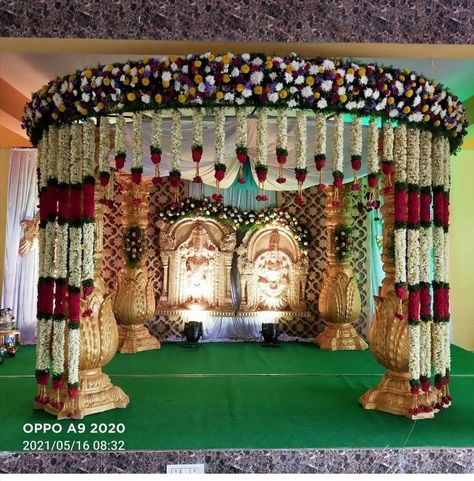 Simple Muhurtham Stage Decoration, Pelli Mandapam Decoration Simple, Muhurtham Stage Decoration, Muhurtham Decoration, Kalyana Mandapam Decorations, Hindu Marriage Decoration Stage, Mandapam Decoration Marriage, Pelli Mandapam Decoration, Mandapam Decoration