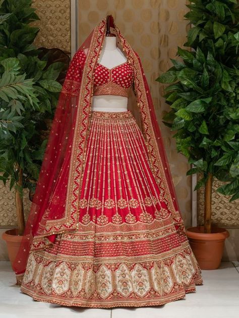 Bridal Lehngas Indian Wedding Dresses, Lahga Design Bridal Lehenga, Vintage Bridal Lehenga, Asopalav Lehenga, Bridal Lehenga Design, Indian Bridal Wear Red, Latest Bridal Lehenga Designs, Red Bridal Dress, Bridal Lehenga Designs