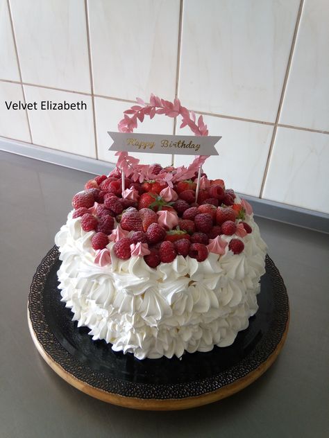 Pavlova Birthday Cake, Birthday Pavlova, Dessert Names, Pavlova Dessert, Pavlova Cake, Meringue Desserts, Two Tier Cake, Pavlova Recipe, Anna Pavlova