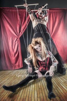 Puppet Master Photoshoot, Marionette Photoshoot, Clown Costume Women, Stilt Costume, Clown Images, Creepy Circus, Creepy Carnival, Dark Circus, Puppet Master