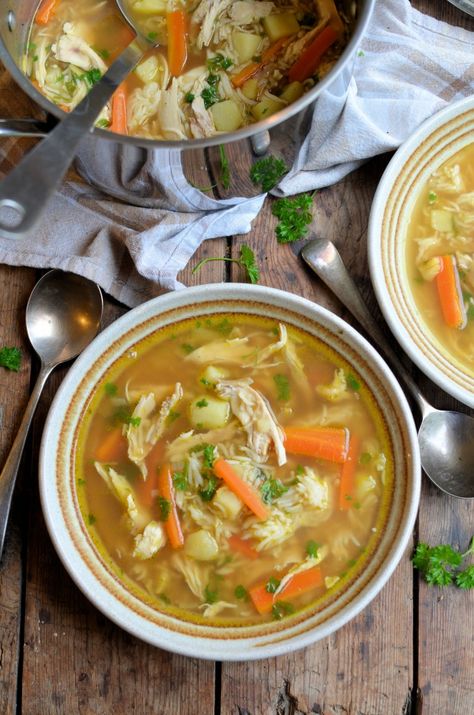 Canja de Galinha - Brazilian Chicken and Rice Soup Soup Portuguese, Brazilian Kitchen, Feijoada Recipe, Portuguese Chicken, Brazilian Chicken, Portuguese Dishes, Portuguese Wedding, Brazilian Recipes, Brazilian Dishes