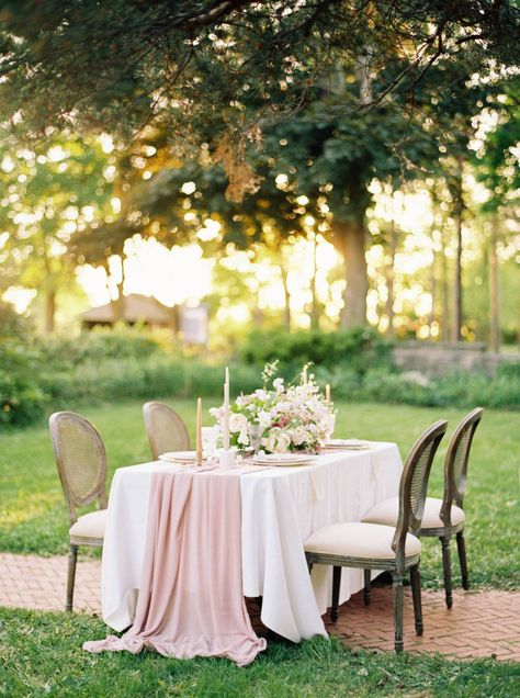 Wedding Menu Ideas, Pretty Interiors, Circle Arch, Berry Wedding, Linen Wedding Dress, Blossom Wedding, Ontario Wedding, Pink Runner, Table Party