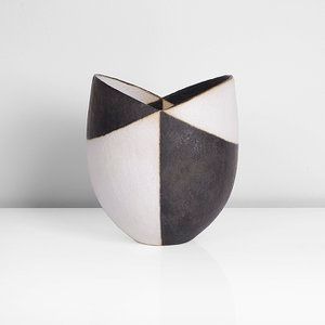 Maak Contemporary Ceramics - Studio Pottery Ceramic Art Auctions African Pottery, John Ward, Ceramic Studio, Contemporary Ceramics, White Glaze, V Cut, Ceramic Artists, Art Auction, Ceramic Art