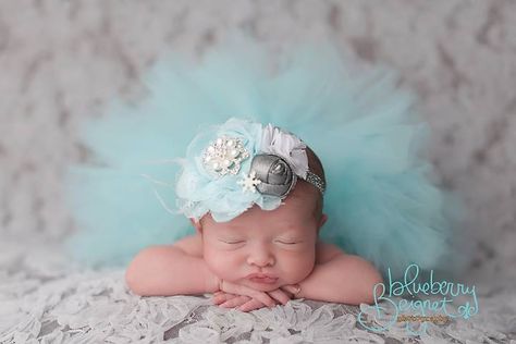 Newborn In Tutu Photos, Newborn Photography Tutu, Newborn Tutu Pictures, Diy Photo Shoot, Newborn Tutu, Foto Newborn, Baby Pictures Newborn, Newborn Pics, Girl Tutu