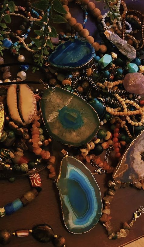 African Spirituality Aesthetic, Spiritual Jewelry Aesthetic, Earthy Asethic, Earthy Wallpapers, Earthy Girl, Earthy Necklace, Black Hippy, Earthy Vibes, Dope Jewelry Accessories