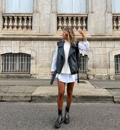 Sarah Tey on Instagram: "🤍🍂 chemise, pull & simili, j’adore le combo ! Vous aimez ? #fall #falloutfit #look #ootdfashion #ootdshare #ootdmagazine #ootdstyle #outfit" Saturday Night Outfit, Nyc Fits, 2024 Outfits, Autumn Fits, Early Fall Outfit, White Outfit, Fashion Books, White Outfits, Saturday Night