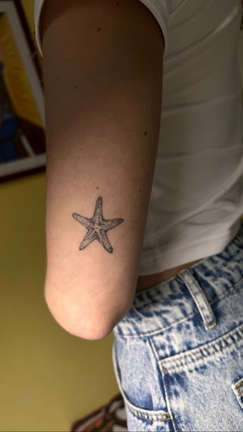 H2o Tattoo, Small Sea Animals Tattoos, Outerbanks Tattoos Ideas, Seafood Tattoo, Sea Creature Tattoos For Women, Made In The Usa Tattoo, Simple Ocean Life Tattoos, Dainty Chest Tattoo, Tattoo Ideas Beach