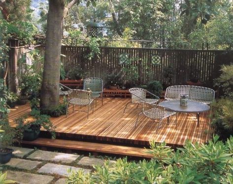 The space around a tree in the yard or garden should not always be boring: 26 beautiful ideas to get inspired Deck Around Trees, Garden Design Ideas On A Budget, Tree Deck, Backyard Hammock, Backyard Trees, Backyard Shade, Floating Deck, Backyard Furniture, Patio Garden Design