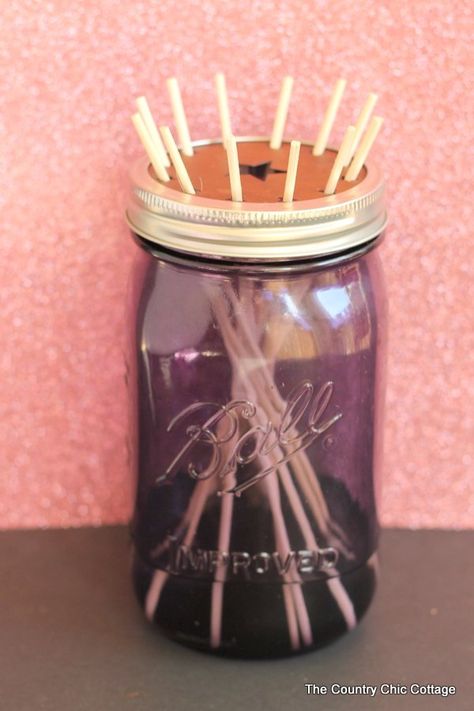 Reed Diffuser Gift in a Jar Essential Oil Crafts, Gift In A Jar, Cottage Diy, Gift Crafts, Gift Jar, Country Chic Cottage, Mason Jar Ideas, Diy Home Decor Crafts, Ways To Recycle