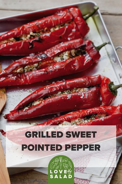 Sweet Pointed Peppers Recipe, Filled Peppers, Brunch Fancy, Pickled Sweet Peppers, Sweet Pepper Recipes, Rice Paper Recipes, Vegetarian Side Dish, Cook Vegetables, Crispy Duck