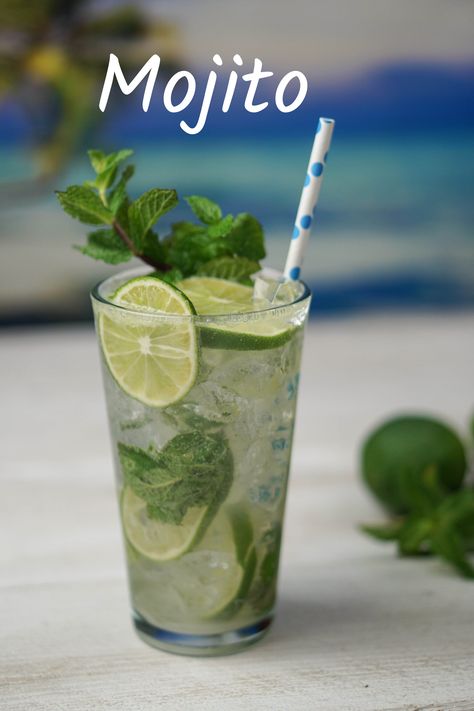 Mojito Drinks With Club Soda, Club Soda Drinks, Virgin Mojito Recipe, Whisky Cocktail Recipes, Mojito Ingredients, Bourbon Cocktail Recipe, Classic Mojito, Girly Drinks, Cocktail Recipes Whiskey