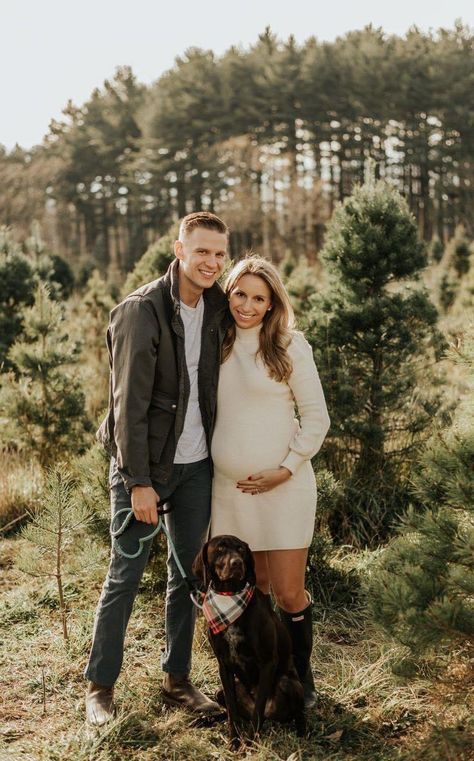 Christmas Tree Farm Maternity Pictures, Maternity 2023, Maternity Christmas Pictures, Winter Pregnancy Photoshoot, Winter Maternity Photoshoot, Christmas Pregnancy Photos, Christmas Tree Farm Pictures, Winter Maternity Pictures, Winter Maternity Shoot