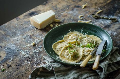 Italian Pulled Pork Ravioli-7 Pork Ravioli, Italian Pulled Pork, Italian Food Photography, Slow Cooked Pulled Pork, Pasta Fatta In Casa, Homemade Pasta, Rigatoni, Linguine, Tortellini