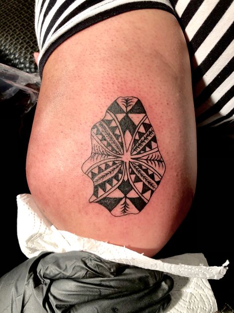 Niuean Tattoo, Pacific Islander Tattoos Women, Fijian Tattoo Design, Fiji Inspired Tattoo, Fijian Tattoo Women, Niuean Tattoo Design, Self Design, Compass Tattoo, Triangle Tattoo