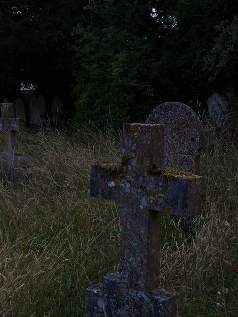 #grave #dark #darkacademia #graveyard #grass #darkaesthetics #europe #moss #moss #weathered #gravekeeper #aesthetic Grave Aestethic Dark, Gravekeeper Aesthetic, Grave Stone Aesthetic, Grave Yard Aesthetic, Beautiful Creatures Aesthetic, Gravestone Aesthetic, Grave Aestethic, Dark Plant Aesthetic, Ground Aesthetic