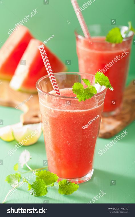 watermelon lime smoothie in glasses #Ad , #Sponsored, #lime#watermelon#glasses#smoothie Watermelon And Mint, Watermelon Mint, Creamy Dip, Seasonal Ingredients, Picnic Foods, Fresh Bread, Dining Accessories, Popular Recipes, Yummy Drinks