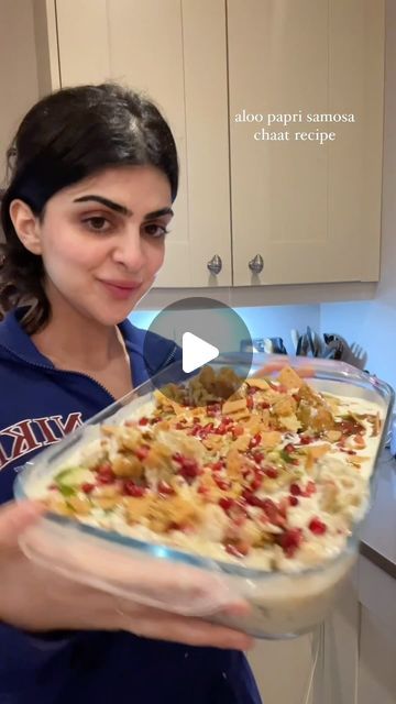 83K views · 3K likes | Zainab Sadiq on Instagram: "Aloo papri chaat authetic Pakistani streetfood style recipe inspired by @mariumhosein’s iconic Tariq road chaat recipe, this recipe from her was a game changer and this is my takeeee, I promise this tastes like you’re on the streets of Pakistan again 🥹  Ingredients: 3 potatoes 2 tins of chickpeas 950g natural yoghurt Milk as needed 1tbs coriander seeds 1tbs cumin seeds 1tsp red chilli flakes 2tbs chaat masala Salt to taste 1 red onion Coriander 1 green chilli Juice of a lemon Green chilki sauce Imlee sauce Aloo samosas Pomegranate to garnish Plently of papri  Method: 1) boil chickpeas and potatoes until potatoes are soft 2) drain and add lemon juice while hot  3) dry roast and grind spices 4) add all spices to potato mix 5) prepare onions Aloo Chaat Recipe, Samosa Chaat Recipe, Chaat Recipe Street Food, Pakistani Recipes, Papri Chaat Recipe, Samosa Chaat, Chaat Recipe, Pakistani Food, Chaat Masala