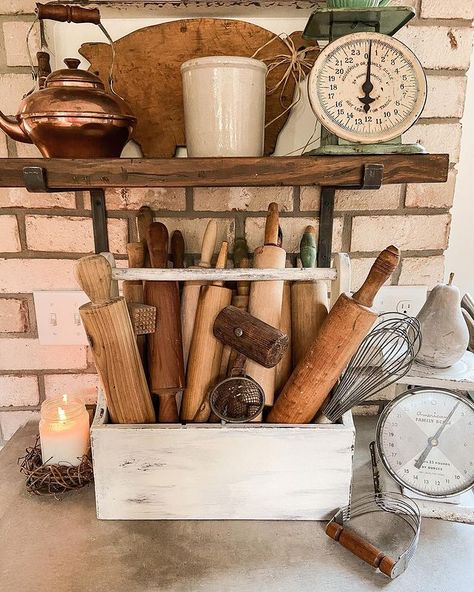 TO COPY DECOR • Instagram Vintage Tool Box Decor, Tool Box Decor, Toolbox Decor, House Must Haves, Decorating With Antique Furniture, Vintage Tool Box, Diy Plate Rack, Old Crock, Primitive Cabinets