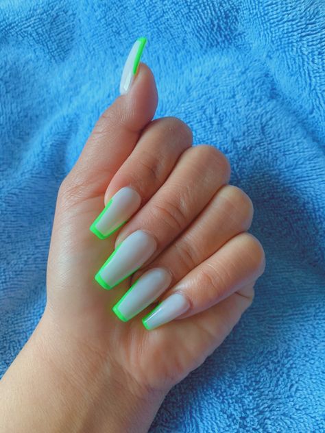 White Nails With Green Tips, White And Color Nails, White And Lime Green Nails, White And Neon Green Nails, Green Nails Coffin Shape, White Nails With Neon Design, Neon Green And White Nails, Lime Green And White Nails, Neon And White Nails