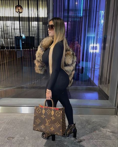 Boss Moves, Best Winter Outfits, Classy Winter Outfits, Clothing Outfits, Estilo Preppy, Classy Casual Outfits, Evening Outfits, Midi Skirts, Baddie Outfits Casual