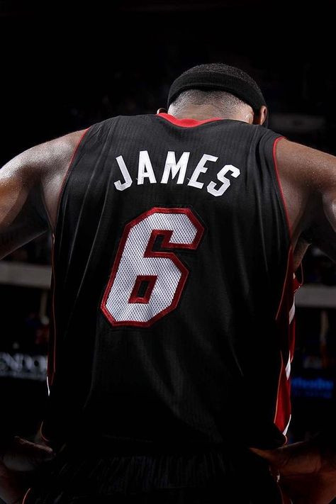 LeBron James Lebron James Heat, Lebron 6, Lebron James Dunking, Lebron James Miami Heat, Lebron James Wallpapers, Nba Lebron James, King Lebron James, Basketball Uniforms Design, King Lebron