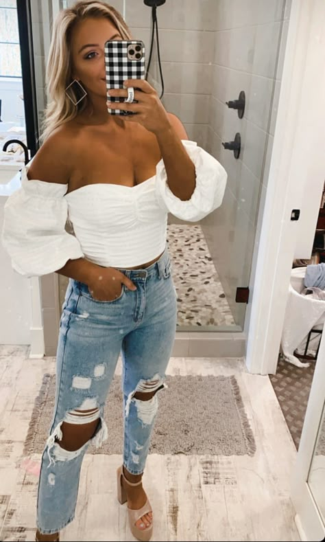 First Date Beach Outfit, Cute Summer Outfits Going Out, High Rise Straight Jeans Outfit Winter, Lounge Around The House Outfit, Graceland Outfit Ideas, Spring Outfits Western, Orlando Outfits Spring, Nashville Dinner Outfit, Women’s Swimwear