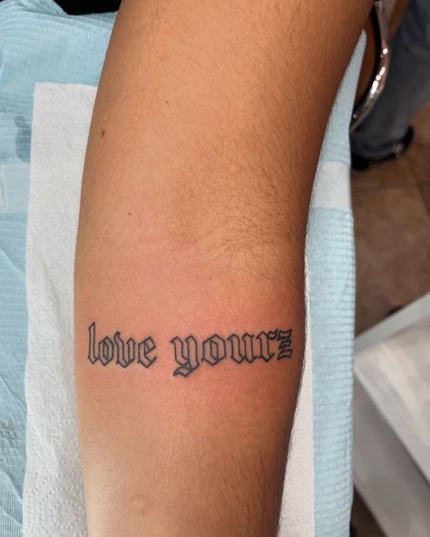 Give me more Old English words!!! LOVE ✨💕✨💕 ~love yourz~ #oldenglishtattoo #oldenglishfont #wordtattoo #outlinetattoo #tattoo #tattooideas #prettyfonttattoo #pretty #sandiegotattoo Old School Tattoo Quotes, Love Old English Tattoo, Small Old English Tattoo, Old English Outline Tattoo, Love Word Tattoo, Small Old English Letter Tattoo, Word Tattoo Fonts, Simple Old English Font, Latin Quote Tattoos For Women