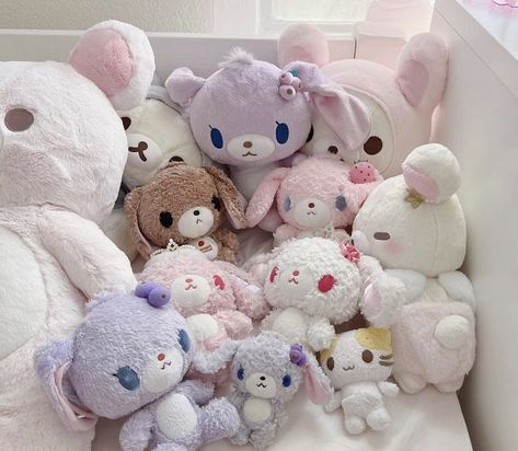 Plushie Collection Aesthetic, Sugar Bunnies, Totoro Plush, Hello Kitty House, Kawaii Plushies, All Things Cute, Rilakkuma, Cute Toys, Cute Plush