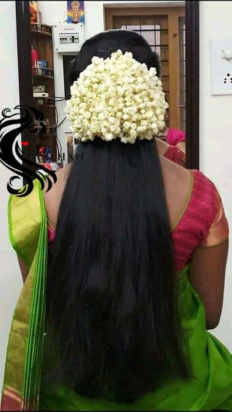 Jasmin Flower Hairstyle Kerala, Sreemantham Hairstyle, Jasmine Hairstyles Indian, Jasmine Flower Hairstyle, Mullapoo Hairstyles Kerala, Ar Phonics, Buns Long Hair, Hair Wedding Styles, Long Hair Wedding