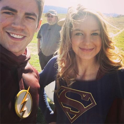 Supergirl Crossover, Melissa Supergirl, Supergirl Tv, Supergirl 2015, The Flash Grant Gustin, Super Girls, Dc Tv Shows, Juliette Binoche, Supergirl Dc